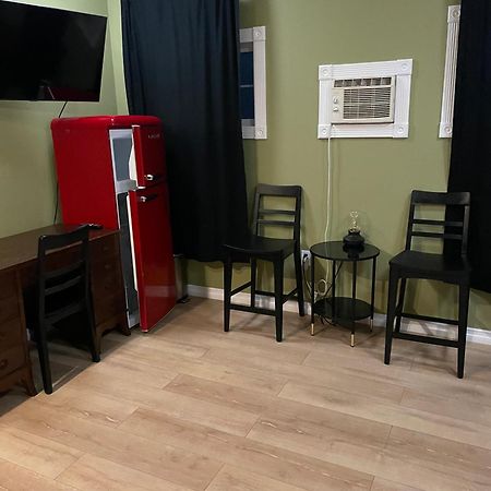 Private Room W/ Private Full Bathroom & Wifi & Ac & Shared Kitchen In Лос-Анджелес Экстерьер фото