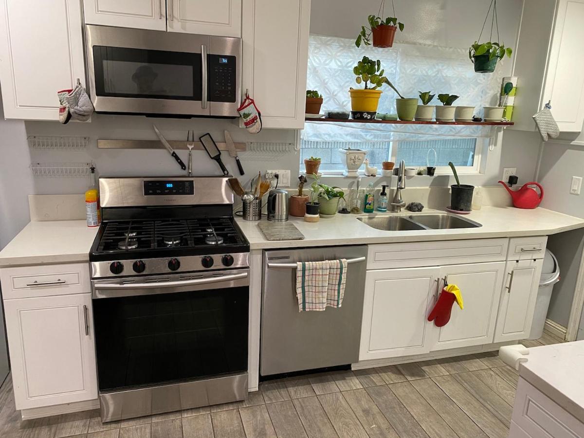 Private Room W/ Private Full Bathroom & Wifi & Ac & Shared Kitchen In Лос-Анджелес Экстерьер фото