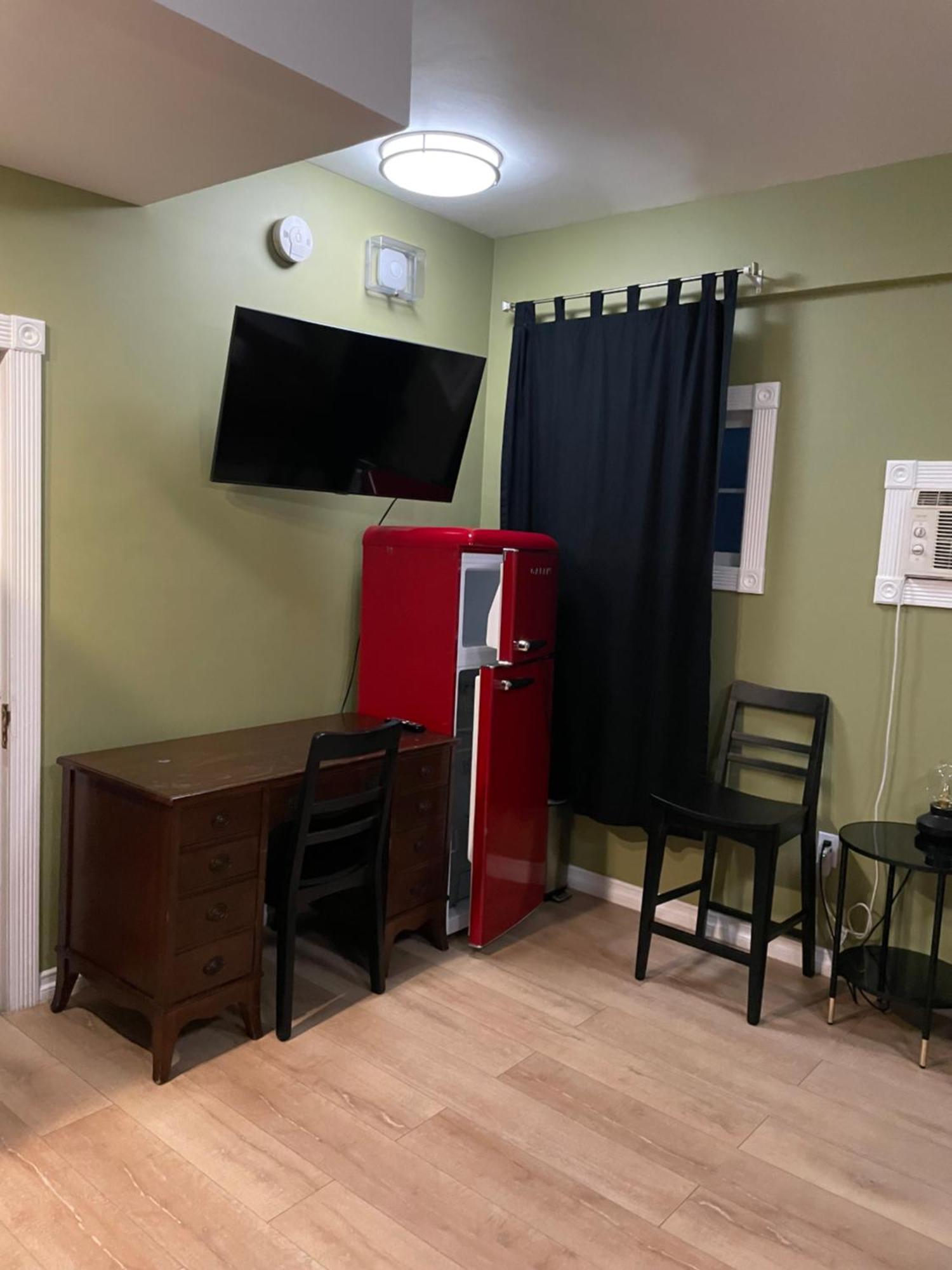 Private Room W/ Private Full Bathroom & Wifi & Ac & Shared Kitchen In Лос-Анджелес Экстерьер фото