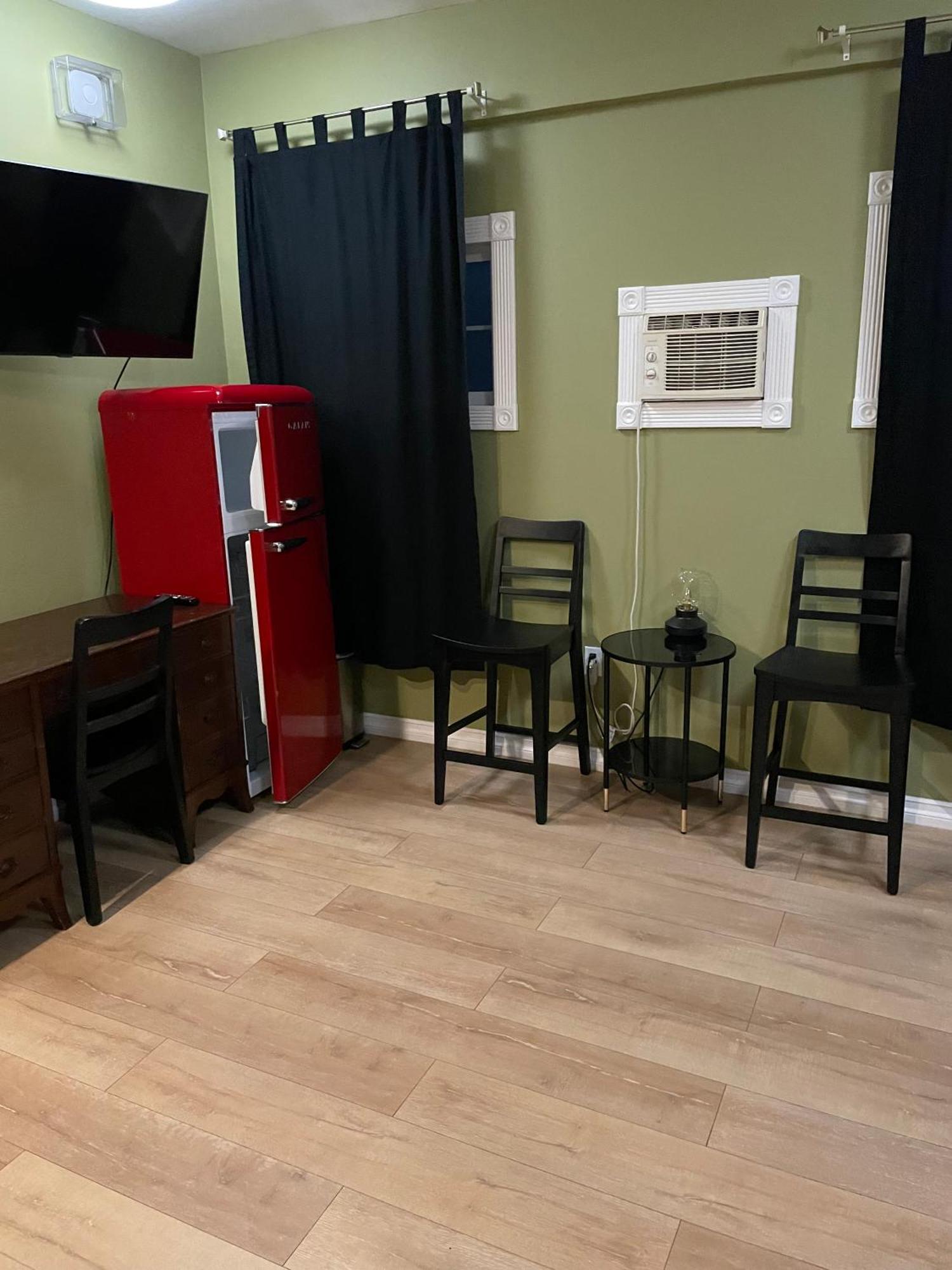 Private Room W/ Private Full Bathroom & Wifi & Ac & Shared Kitchen In Лос-Анджелес Экстерьер фото