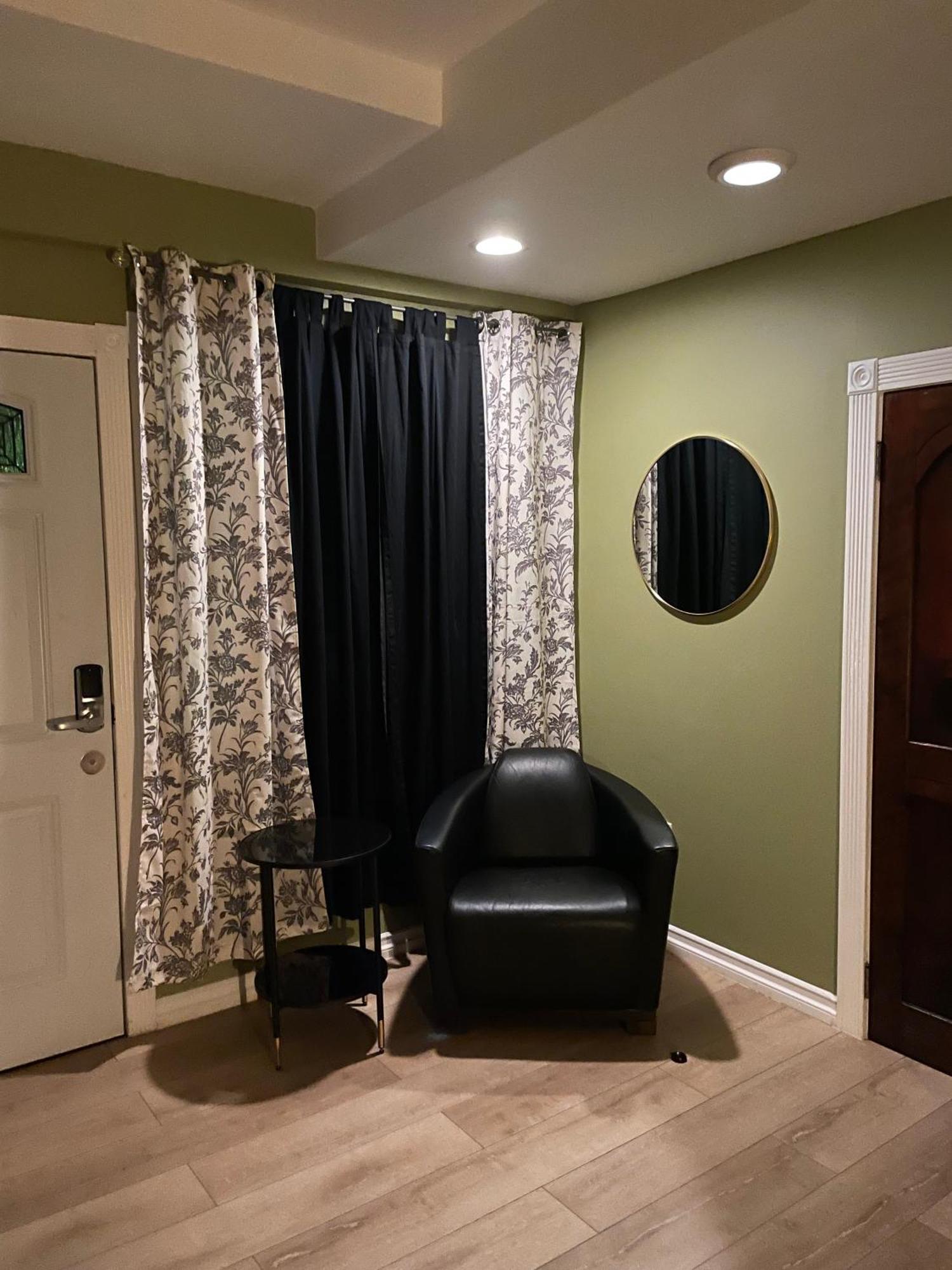 Private Room W/ Private Full Bathroom & Wifi & Ac & Shared Kitchen In Лос-Анджелес Экстерьер фото